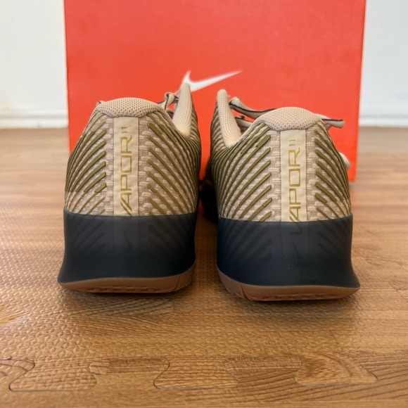 M ZOOM VAPOR 11 HC PRM Sanddrift/Metallic Gold NIKE Tennis Shoe Mens Trainer S 9 - Picture 13 of 16